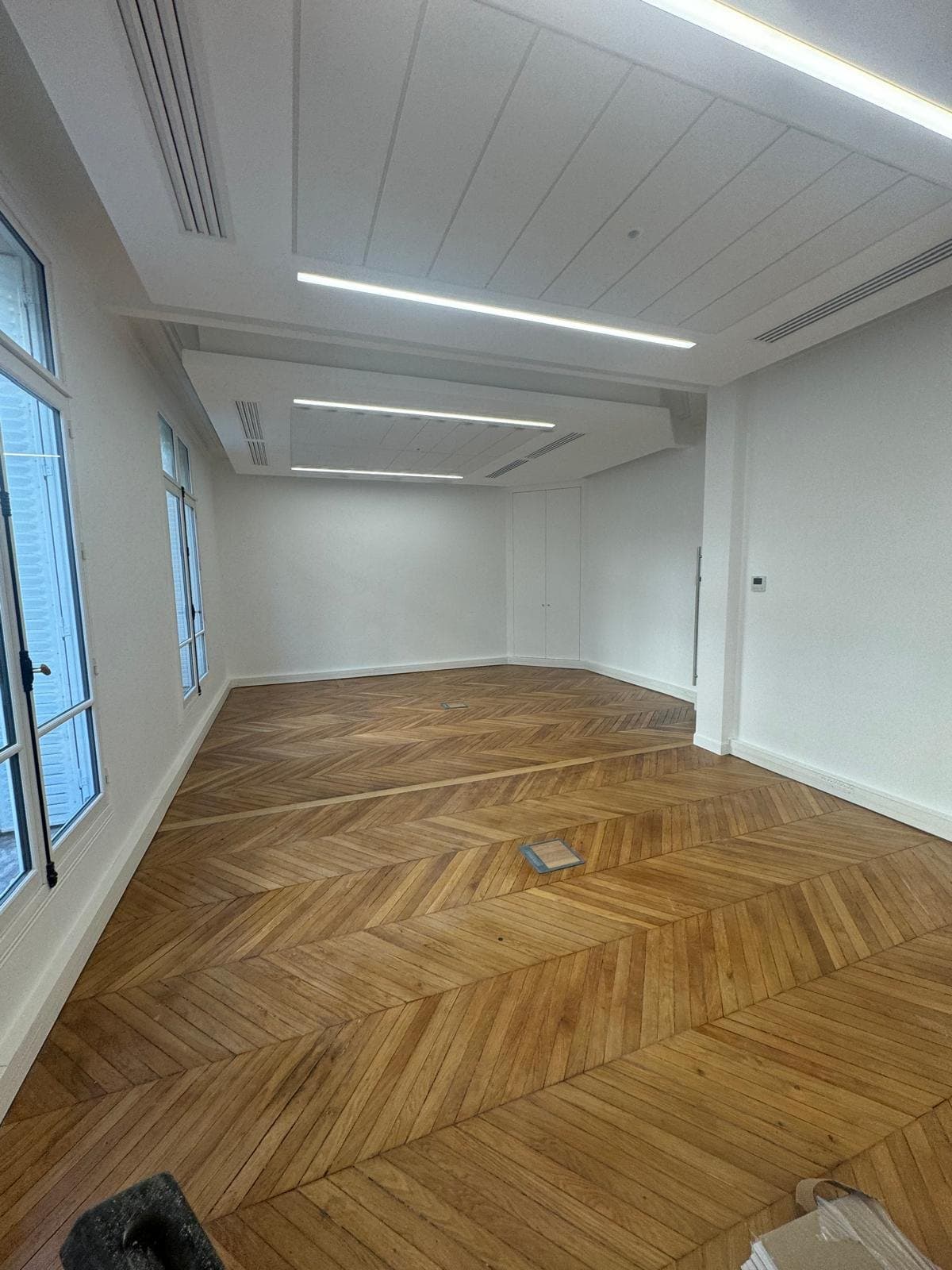 Parquet en point de Hongrie posé dans un séjour.